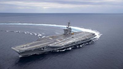  ஸ்விட்சை ஆப் செய்த அமெரிக்கா.. நடுக்கடலில் கண்ணாமூச்சி ஆடும் அணு ஆயுத கப்பல்.. யாரை தாக்க திட்டம்? 