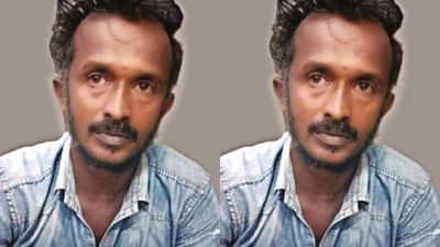 தென்காசியில் மகனுக்கு கிடைத்த பொங்கல் பரிசு.. ரேஷன் கடையில் எந்த தந்தையும் செய்யக்கூடாத காரியம்