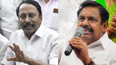 கோபியில் மீண்டும் செங்கோட்டையன் போட்டி? எடப்பாடி பழனிசாமிக்கு டென்ஷன் ஏற்றும் முன்னாள் அமைச்சர்?