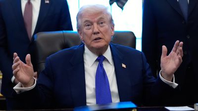 ஈரான் மீது புதிய பொருளாதார தடைகளை அறிவித்த டிரம்ப்.. லிஸ்டில் சிக்கிய பிரபல இந்திய தொழிலதிபர்!