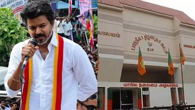 அரசியல் புரோக்கர் வீட்டில் விருந்து.. வரலாறு மன்னிக்காது.. நடிகர் விஜய் குறித்து பாஜக ஆவேசம் 