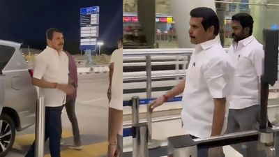 டெல்லி புறப்பட்டார் செந்தில்பாலாஜி.. கரூர் வழக்கில் சிபிஐ விசாரணைக்கு நாளை ஆஜர்! கூடவே ராஜீவ் காந்தி