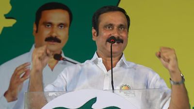 சினிமாவில் சிகரெட் தடை டூ  ‘மாற்றம் முன்னேற்றம்’ வரை - 2016இல் அன்புமணி செய்த கார்ப்பரேட் பிரச்சாரம்