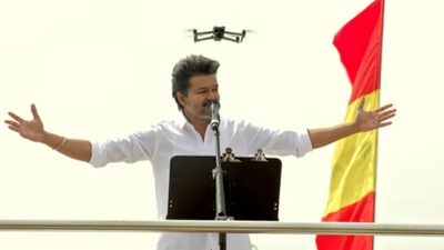 வேற யாராவதுன்னா ஜெயில்தான்.. விஜய்யை கட்டிப்போட்ட அந்த 25 பேஜ்.. அதிர்ச்சி தரும் 4 முக்கிய புகார்கள்!