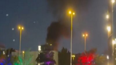 பற்றி எரியும் துபாயில் உள்ள அமெரிக்க தூதரகம்! ஐக்கிய அமீரகத்தை தாக்கிய ஈரான் டிரோன்கள்.. பதற்றம் 