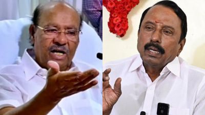 Ramadoss + Vijay?: பாமக ராமதாஸை தைலாபுரத்தில் சந்திக்கிறார் செங்கோட்டையன்? கூட்டணி இறுதி?