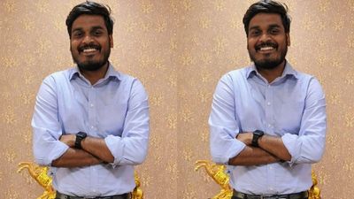 பாலியல் புகார்.. மெயிலில் குமுறிய பெண்கள்.. பிரபல இந்திய கம்யூனிஸ்ட் நிர்வாகி மதூர் சத்யா நீக்கம்