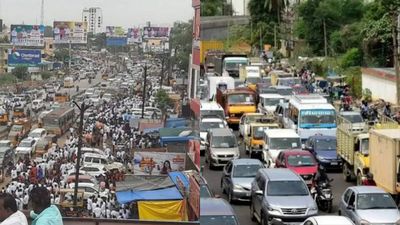 சென்னை விமான நிலையத்தில் போக்குவரத்து மாற்றம்.. ஸ்தம்பித்த ஜிஎஸ்டி சாலை.. வாகன ஓட்டிகள் கவனம்