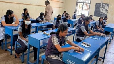 10ம் வகுப்பு பொது தேர்வுகள் ரத்து.. அடுத்தாண்டு முதல் எக்ஸாம் டென்சன் இல்லை.. மாநில அரசு அறிவிப்பு 