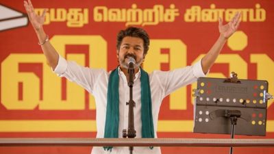 அதிமுகவிலிருந்து வந்த 32 பேருக்கு.. சீட்டு கொடுத்த விஜய்.. இரட்டை இலையை காலி செய்யும் தவெக? 