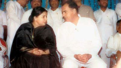 சுருண்டு விழுந்த சூரியன்! 91இல் வீசிய ‘ராஜீவ்’ அலை.. 2 வருடத்தில் ’நேஷனல் லீடர்’ ஆன ஜெயலலிதா