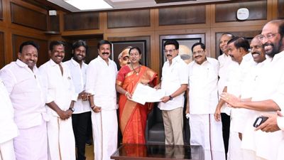 தேமுதிகவிற்கு 10 தொகுதிகள் ஏன்? பின்னணியில் 2 ஜாதிகளின் ஓட்டுகளுக்கு குறி.. ஸ்டாலின் போடும் கணக்கு