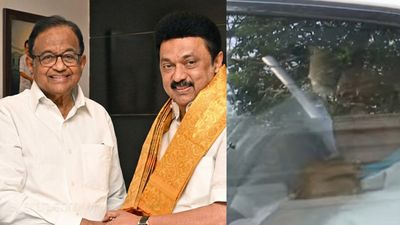 29+2..? ஸ்டாலின் சொன்னது என்ன? காரை ஓரமாக நிறுத்திவிட்டு செல்போனில் ப சிதம்பரம் அவசர ஆலோசனை