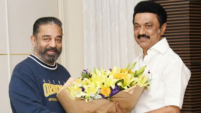 Election Exclusive: சினேகனுக்கு அடிச்சது யோகம்! எட்டைக் கை காட்டிய கமல்! இரட்டை விரலை தூக்கிய ஸ்டாலின்! மநீம பாலிடிக்ஸ்