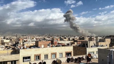 பங்காளிப் பயலுகனு கூட பாக்கலையே! 18 பட்டிகளையும் பந்தாடும் ஈரான்! சீறிய மிஸைல்கள்..பாய்ந்த ட்ரோன்கள்