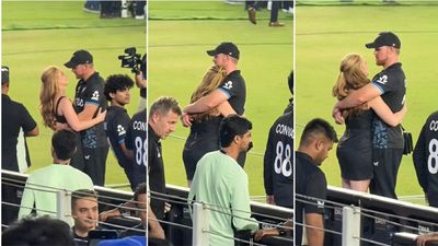 இப்படிதான் ஆறுதல் சொல்வீங்களா.. கிளென் பிலிப்ஸ் மனைவி செய்த செயல்.. மிரண்டுபோன இந்திய ரசிகர்கள்!