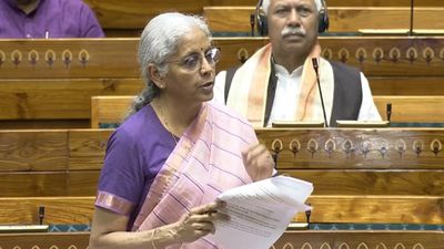 வங்கி லாக்கரில் தங்கம் உள்பட எது இருந்தாலும்.. 100 மடங்கு இழப்பு ஏன்.. நிர்மலா சீதாராமன் விளக்கம்