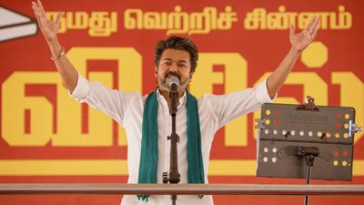 நீங்க ரூல்ஸ போடுங்க.. நாங்க பழி மேல பழி போட்டு தடுக்குறோம்! திமுக - அதிமுக மீது விஜய் நேரடி அட்டாக்!