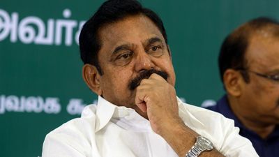 தீயாய் வேலை செய்யும் திமுக..ஆமை வேகத்தில் அதிமுக! இப்படியே போனால் அவ்வளவு தான்? எடப்பாடிக்கு பிரஷர்!