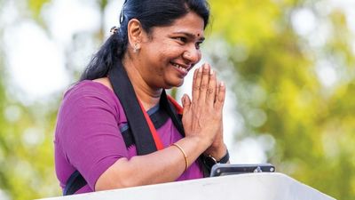 கலைஞரின் மகள் கனிமொழி நெல்லையில் போட்டியா? அடம் பிடிக்கும் ஆதரவாளர்கள்! தலைமை போடும் வேறு கணக்கு!