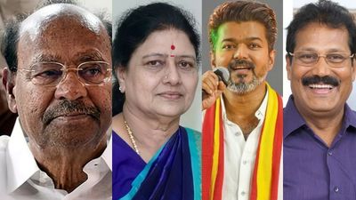 குறுக்க இந்த கவுசிக் வந்தா.. 2026ல் டாக்டர் தனித்து போட்டி! ஏற்கனவே லைனில் சசி-அய்யா! 6 முனை போட்டி?