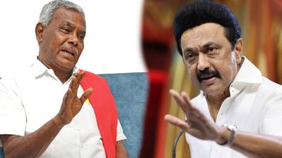 Election Exclusive: கூட்டணியில் ’சிவப்பு’ சிக்னல்.. தோழர்களை கூலாய் ஹேண்டில் செய்யும் ஸ்டாலின்! பரபரப்புக்களுக்கு எண்ட்!