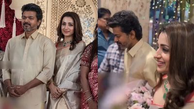 Vijay Trisha: ஜோடியாக வந்த விஜய் திரிஷா.. சென்னையில் நடந்த திருமண நிகழ்ச்சி.. ஒரே காரில் வந்து பங்கேற்பு