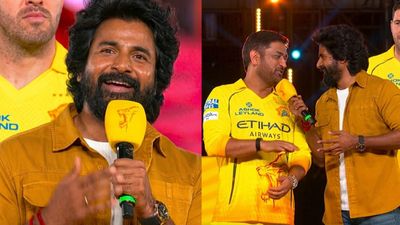 தல சேப்பாக்கத்தில் நடந்தால்.. அங்க ஈசிஆர் அதிரும்.. தோனியிடம் சிவகார்த்திகேயன் கேட்ட அந்த கேள்வி!