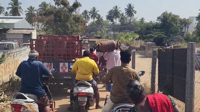 நாமக்கல் மாவட்டத்தில் சிலிண்டர் பெற KYC.. கேஸ் ஏஜென்சியில் மக்களுக்கு ட்விஸ்ட் 