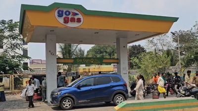 திருவண்ணாமலை கிரிவலப் பாதையில் கண்ட காட்சி.. ஆடிப்போன பொதுமக்கள்.. அதிர வைத்த ஊழியர்கள்