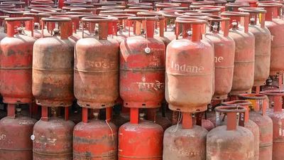 இந்தியாவின் கேஸ் ஸ்டோரேஜ் நிலைமை தெரியுமா.. 2 நாள் கூட தாக்குபிடிக்க முடியாது.. ஏன் சேமிக்கவே இல்லை