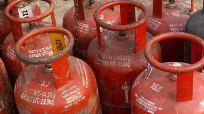 2 கேஸ் சிலிண்டர் இருக்கா? கேஸ் கனெக்ஷனில் செய்ய வேண்டிய ஒரு மாற்றம்.. இல்லாவிட்டால் ரத்தாக வாய்ப்பு