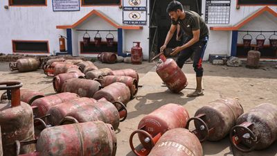 கேஸ் சிலிண்டர் பிரச்சினைக்கு என்ன தான் தீர்வு? திடீரென பறந்த லெட்டர்.. மத்திய அரசு முக்கிய பாயிண்டு