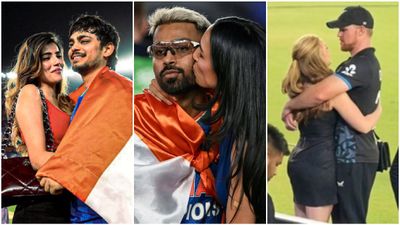 மாட்டிக்கிட்டாங்க.. உதட்டு முத்தம் கொடுத்த 3 கிரிக்கெட் வீரர்கள்.. அகமதாபாத்தில் அரங்கேறிய சம்பவம்! 