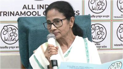 மகளிர் உரிமை தொகை டூ விவசாயிகளுக்கு தனி பட்ஜெட் வரை.. 10 வாக்குறுதிகளை கொடுத்த மம்தா பானர்ஜி!