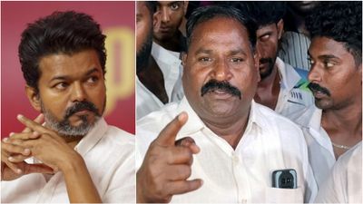 “ரூ.5 கோடி கேட்குறாங்க.. இதுதான் நீங்க சொன்ன மாற்றமா விஜய்?” நிர்வாகிகள் கொந்தளிப்பு