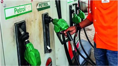 அதிகாலையில் வந்த அறிவிப்பு! மோடியே சொன்னாலும்.. குறையாத பெட்ரோல், டீசல் விலை! 
