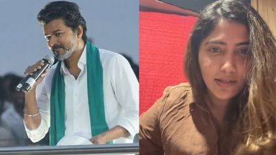 பச்சை துண்டு போட்டு விஜய் கத்துனா விவசாயி ஆயிடுவாரா? சூட்டிங் வைத்து 50 பேரை கொன்னுட்டாரு! ஜூலி வீடியோ