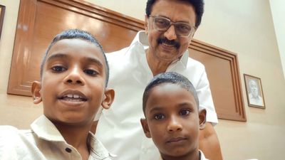 இன்ஸ்டா பிரபலம் தேவா, ஜீவாவை நேரில் அழைத்த முதலமைச்சர்.. அடடா இப்படி ஒரு அட்வைஸ்! வைரல் பின்னணி