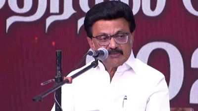 சிக்சர் அடித்த ஸ்டாலின்.. இந்தியாவிலேயே முதன்முறை! பெண்களுக்காக ஸ்டாலின் கொண்டு வரும் மெகா திட்டம்!