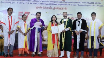 நிறைய அவமானங்களை சந்திப்பவர்கள் எட்ட முடியாத உயரத்தை அடையப் போகிறார்கள்.. வைரமுத்து சொன்ன பாயிண்ட்