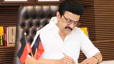 எல்லா சின்னமும் நம்ம சின்னம் தான்.. தவிடுபொடியான சதிகாரர்களின் எண்ணங்கள்! ஸ்டாலின் போட்ட ஆர்டர்!