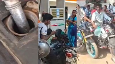புதுச்சேரியில் 25 லிட்டர் கேன்களில் பெட்ரோல்.. வில்லியனூர் பெட்ரோல் பங்குகளில் யார்னு பார்த்தீங்களா