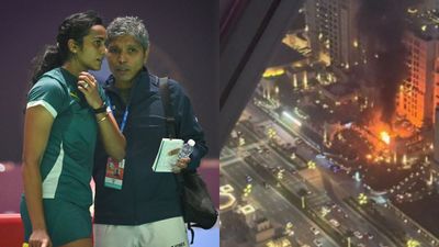 துபாய் ஏர்போர்ட்டில் தவிக்கும் பி.வி. சிந்து! 