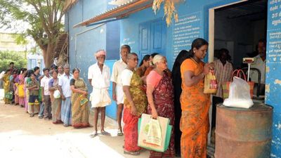 ரேஷன் அட்டைதாரர்களுக்கு மெகா ஆஃபர்: ஒரே மாதத்தில் 3 மாத ரேஷன்! மத்திய அரசின் சர்ப்ரைஸ் பின்னணி என்ன