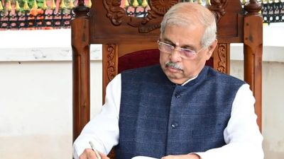 தமிழகத்தின் பொறுப்பு ஆளுநராக ராஜேந்திர விஸ்வநாத் அர்லேகர் இன்று பொறுப்பேற்பு!