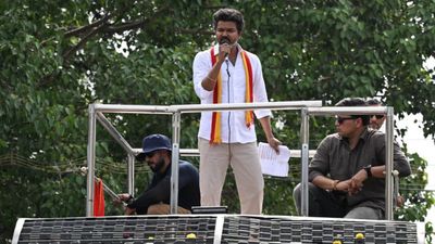 நெக்ஸ்ட் சிஎம் விஜய்? டெல்லிக்கு போன நேரத்தில் வெளியான கருத்து கணிப்பு! ப்ளான் பண்ணி பண்ணிய பனையூர்! 