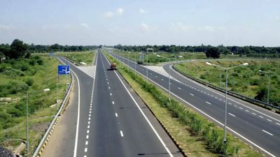 ரெடியாகும் முக்கோண சாலை.. கோவை - திருச்சி - கரூர்.. தமிழ்நாட்டின் மிக முக்கிய பசுமை வழிச்சாலை! 