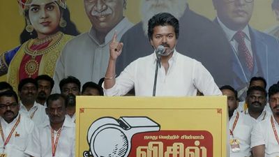 ஒரே மேடையில் அறிமுகப்படுத்தப்படும் 234 வேட்பாளர்கள்! ஃபயர் மோடில் விஜய்! தயாரான தவெக!