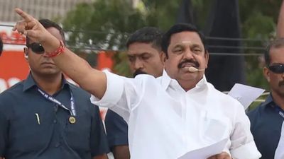 டிக் அடித்த எடப்பாடி.. 2வது கட்ட வேட்பாளர் லிஸ்டை வெளியிடாதது ஏன்? பின்னணியில் மாஸ்டர் பிளான்! 